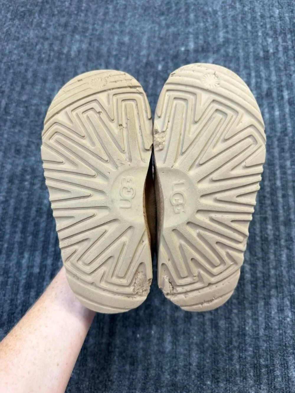 UGG Tasman Chestnut Suede Sheepskin Slippers Kids Size 1
